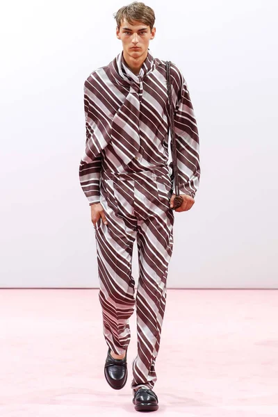 Look 11